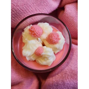 Strawberry Zencake luxury candle