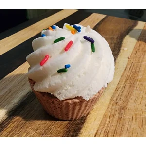 Rainy's cupcakes bath bomb