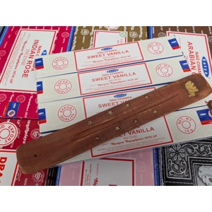 4 Packs of Satya 15g Sweet Vanilla Incense plus 1 holder