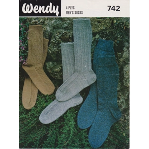 WENDY742 - MEN'S SOCKS IN 4 PLY - PDF KNITTING PATTERN