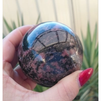 Garnet in arfvedsonia