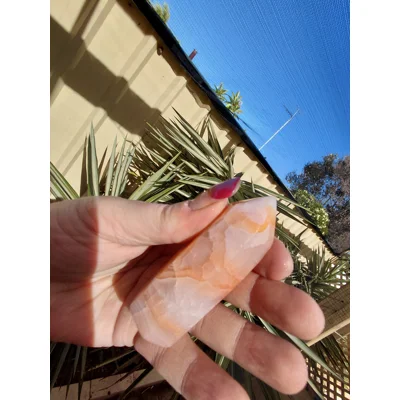 Carnelian with quartz generator
