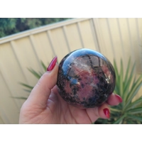 Garnet in arfvedsonia