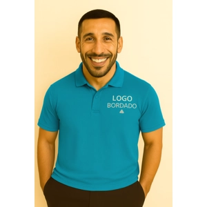 Tipo Polo hombre Dry Fit color turquesa Logo Bordado