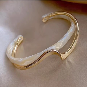 Trendy Fashion Bangle