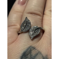 Sterling Silver Zircon Leaf Ring