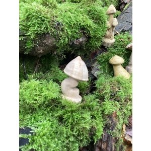 Wavy stem: mushroom sculpture