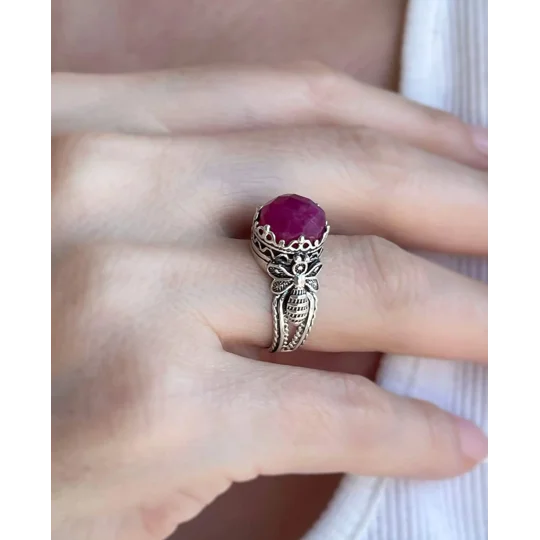 Bee Detailed Ruby Corundum Gemstone Filigree Art Women Silver Cocktail Ring