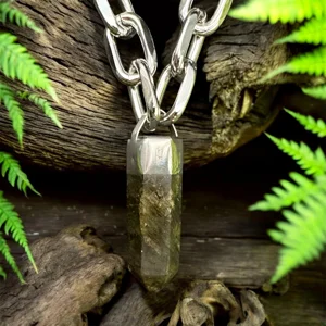 Laborodite Chunky Crystal Pendant Necklace