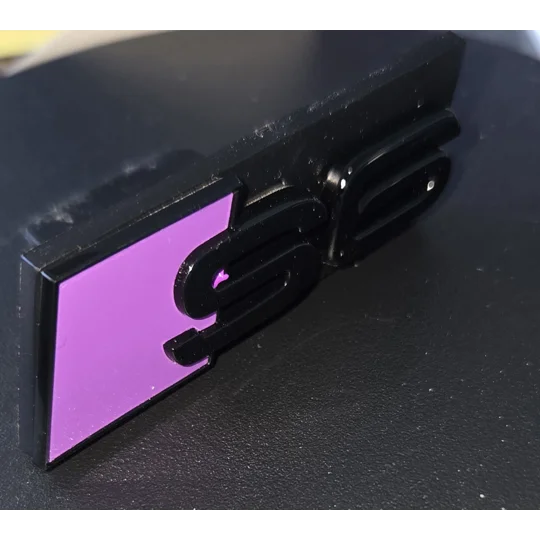 S6 GRILL BADGE PURPLE 70mm x 22mm