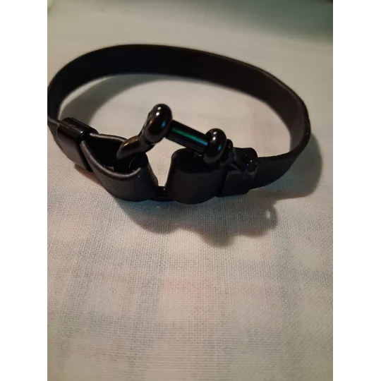 ADJUSTABLE PLEATHER BRACELETS - 1 each avail