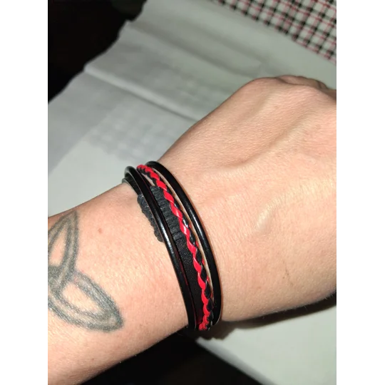 ADJUSTABLE PLEATHER BRACELETS - 1 each avail