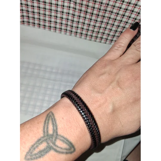 ADJUSTABLE PLEATHER BRACELETS - 1 each avail