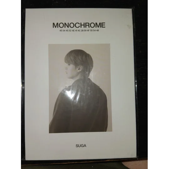 MONOCHROME SELECTION