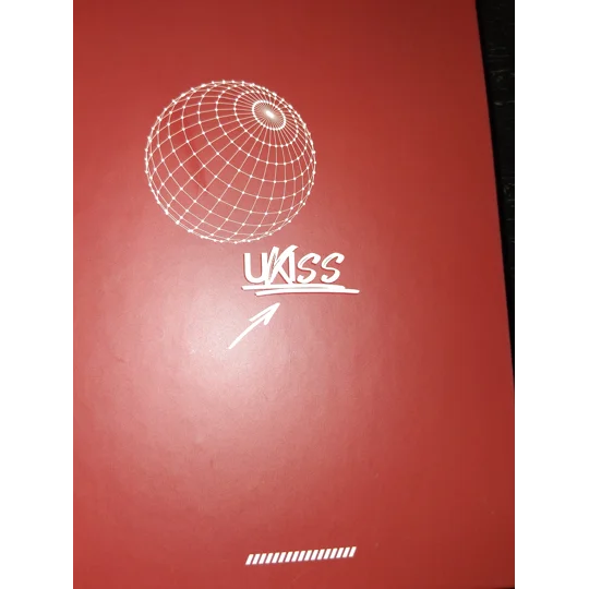 UKISS POSTCARD BOOK - 1 avail