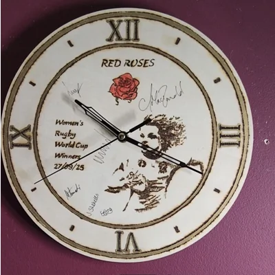 Red Roses RWC25 Clock