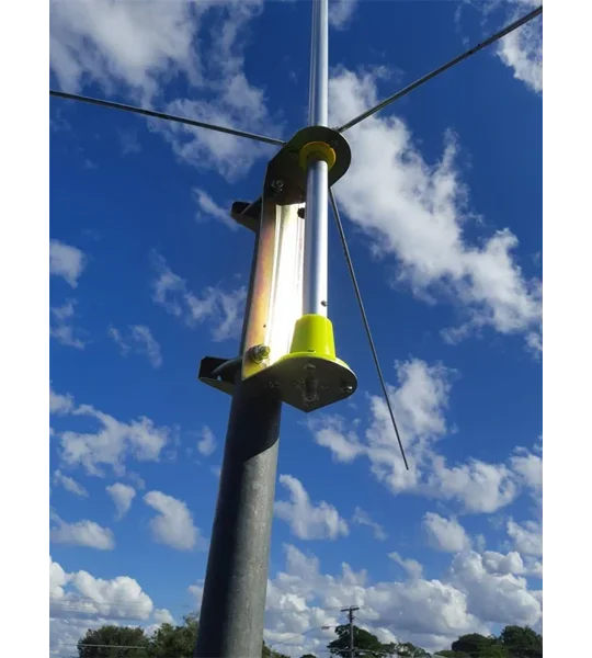 Space Runner 27 MHz 5/8 Wave CB Base Antenna