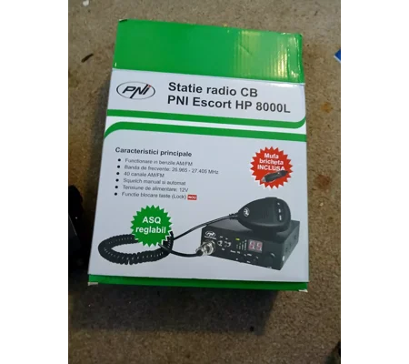 PNI HP8000L AM/FM CB Radio Transceiver (12V)