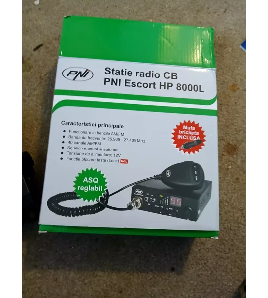 PNI HP8000L AM/FM CB Radio Transceiver (12V)
