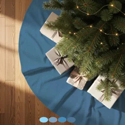 Blue Tree Skirt: Christmas Holiday Decor
