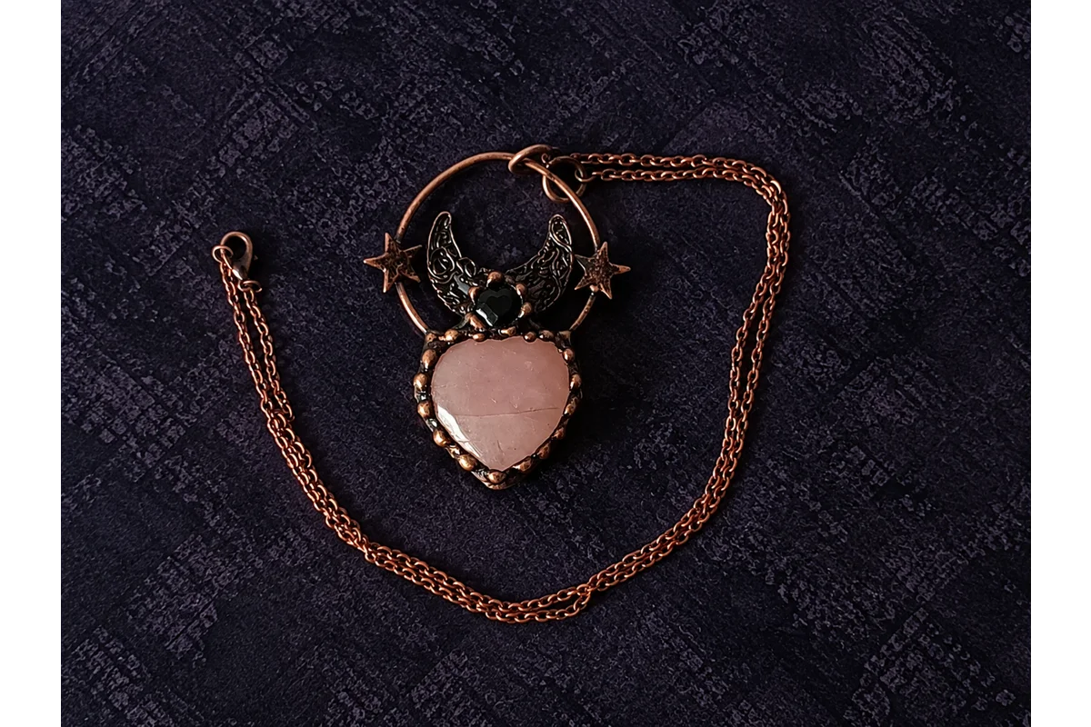 Nova's Crystals and Curiosities
