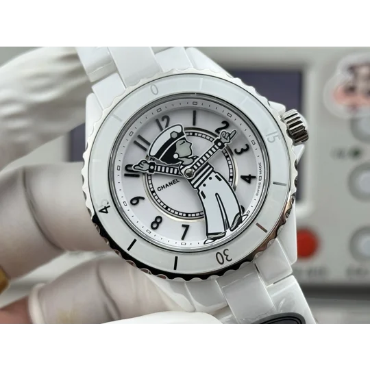 Channel Mademoiselle Reference H7481 | A limited edition white ceramic