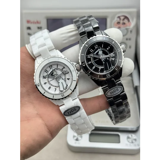 Channel Mademoiselle Reference H7481 | A limited edition white ceramic