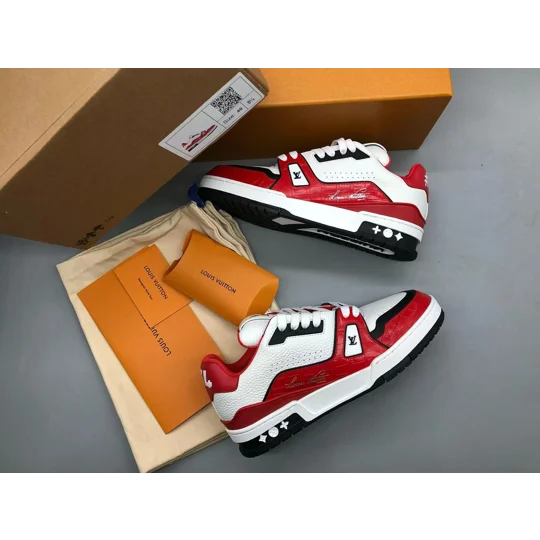 1AIWI9 LV Trainer Sneaker