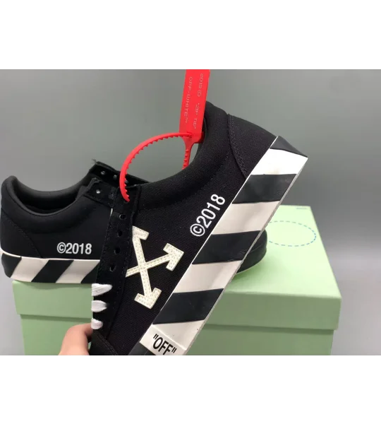 Off-White Vulc Low Top White | Black