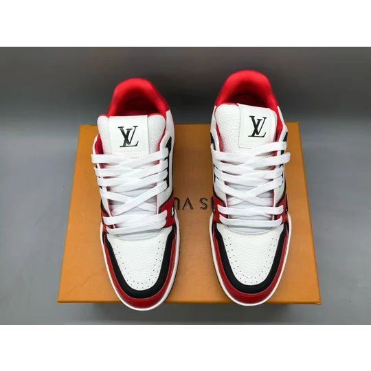 1AIWI9 LV Trainer Sneaker