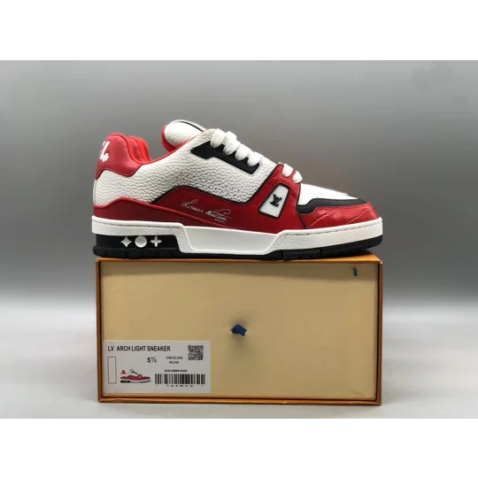 1AIWI9 LV Trainer Sneaker