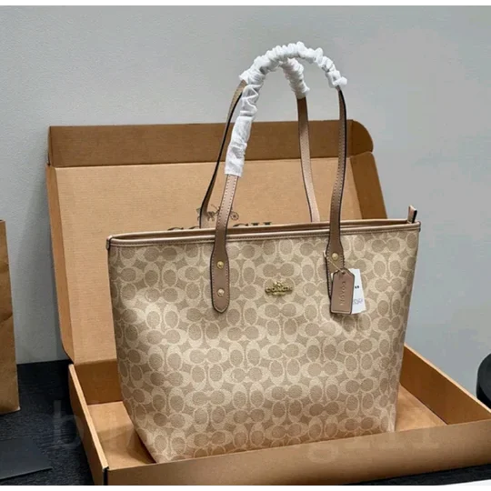 Coach City Tote Bag In Signature Canvas