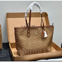 Coach City Tote Bag In Signature Canvas