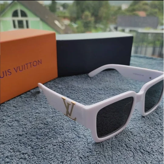$300 Designer Sunglasses & Mitchell Ness NBA Jersey Bundle | Jordan & LeBron