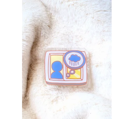 Pins Tomodachi Triste