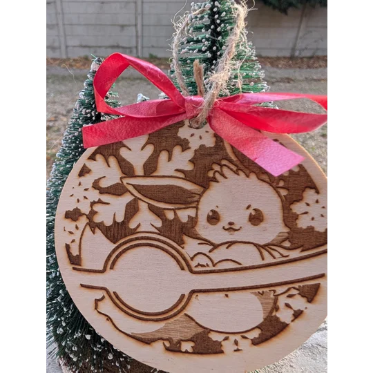 Déco de sapin gravé en bois Evoli