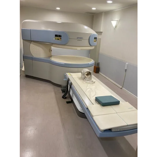 Hitachi Aperto open MRI 0.4 Tesla