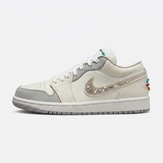 Air Jordan 1 Low SE "Atmosphere Grey / Sail"