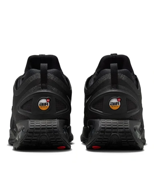 UK- 12 NIKE AIR MAX DN ROAM