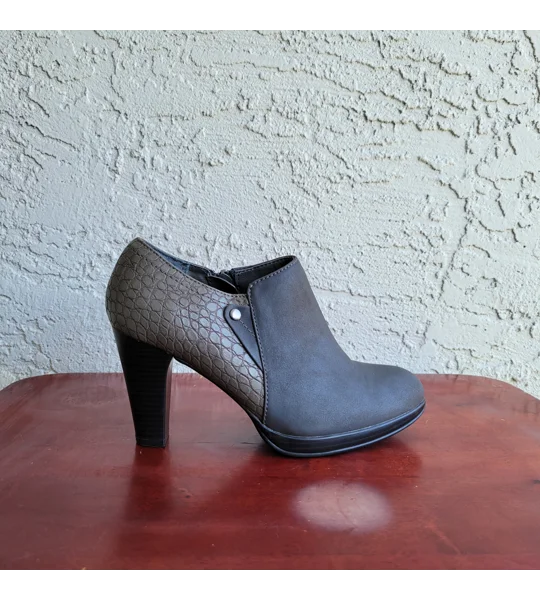 Rialto Posie Women's Grey Heeled Ankle Booties Size 5.5M