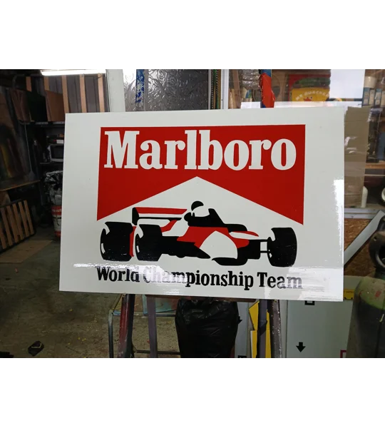 Malbororo racing sign