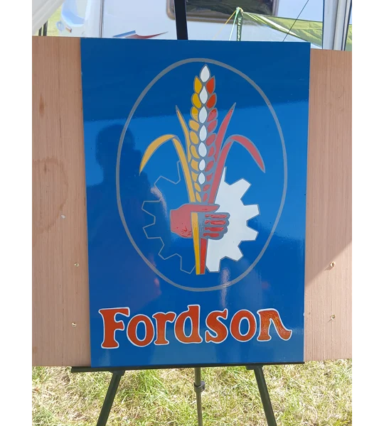 Fordson grille badge painting