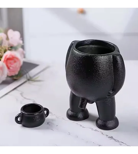 Funny Peeing Vase Planter – Whimsical Resin Succulent Pot & Novelty Garden Decor – FREE SHIPPING