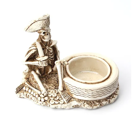 Skeleton Pirate Resin Ashtray – Gothic Nautical Skull Desktop Décor & Unique Pirate Gift