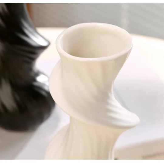 Modern White Ceramic Vase 7.87" | KEEPSORA