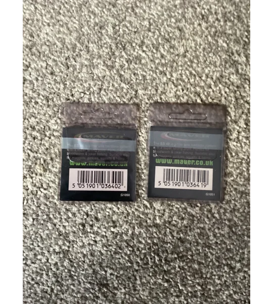 2 x Maver Elite ES40 wide gape barbless silver fish hooks
