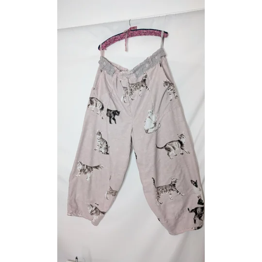 Barrel Leg Trousers: Size 20-22 stretch waist pants, Halloween outfits, goth pants, plus size trouse