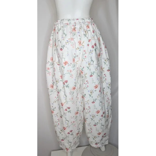 Reworked barrel Leg Trousers: Size 16, sweet ditsy vine