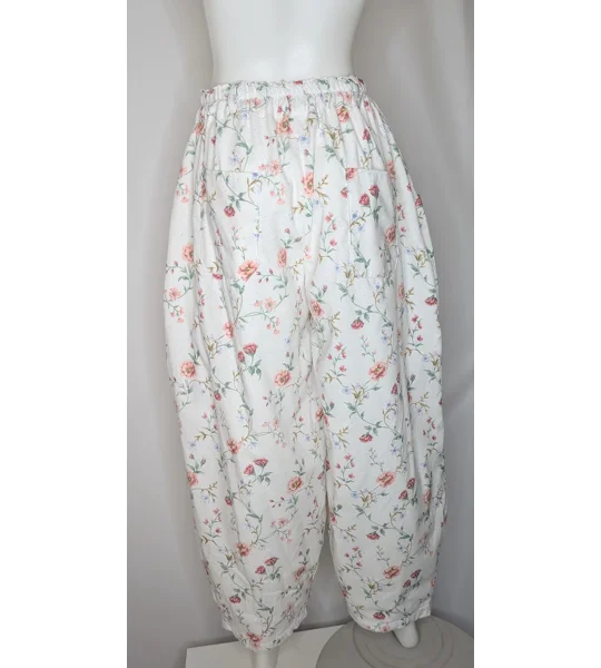 Reworked barrel Leg Trousers: Size 16, sweet ditsy vine