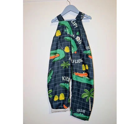 Adorable crocodile Dungarees for your Stylish Toddler (3-4 years)"